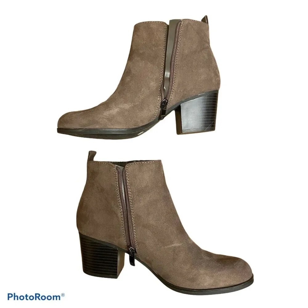 Liz Claiborne Womens Suede Ankle Boots Size 8 8M Brown Block Heel Zipper Closure